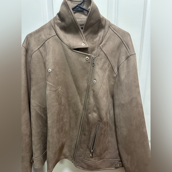 Vero Moda Curve Faux Suede Jacket NWOT - Picture 12 of 16